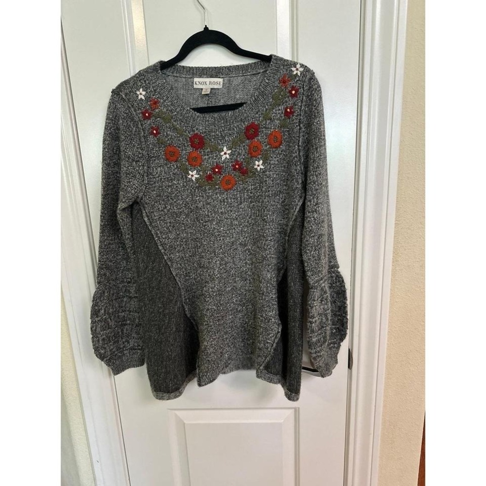 Knox Rose Gray Floral Embroidered Boho Knit Sweater Womens Medium Long Sleeve